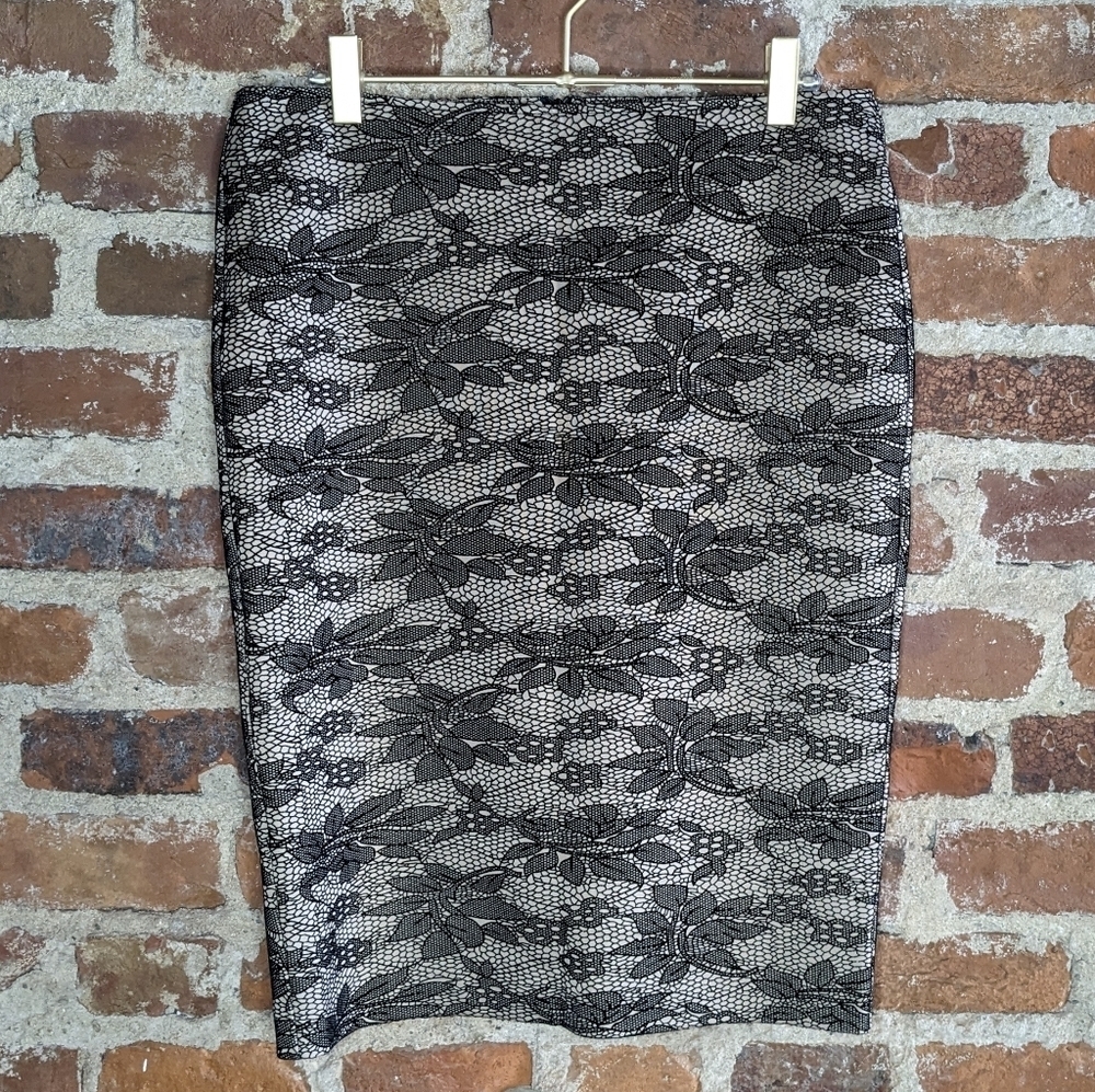 DiKa Medium Black & Cream Lace Pattern Pencil Skirt